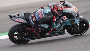 Pole sideral de Quartararo con Maverick y Rins en primera fila