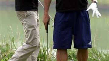 <B>GOLF.</B> Pavón se relajó con Ronaldo y Guti jugando al golf en Pekín.