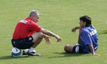 Javier Aguirre con Agüero.