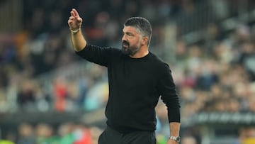 VALENCIA, SPAIN - JANUARY 06: Gennaro Gattuso, Head Coach of Valencia CF, gestures during the LaLiga Santander match between Valencia CF and Cadiz CF at Estadio Mestalla on January 06, 2023 in Valencia, Spain. (Photo by Aitor Alcalde/Getty Images)