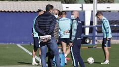 15/10/20
 LEVANTE UD
 CIUDAD DEPORTIVA BU&bdquo;OL
 ENTRENAMIENTO
 PACO LOPEZ
 DAVID NAVARRO
 MANU FAJARDO
 
 
 
 
 
 
 
 
 
 
 
 
 
 
 
 
 
 
 
 