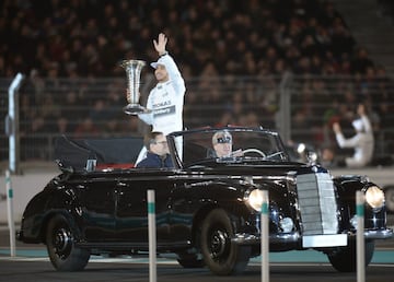 El piloto de Mecedes Lewis Hamilton sumó su tercer título mundial cuatro carreras antes de que acabase el campeonato. Lo logró en el Gran Premio de Austin gracias a un error de Rosberg, rival para el Mundial. Con el Mundial ya en el bolsillo luchó por la victoria en las siguientes carreras. 