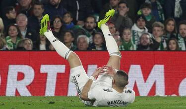 Benzema injury setback may force Madrid to sign a striker