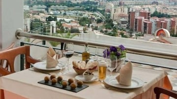 Las vistas a la ciudad hacen que sea un enclave nico para comer