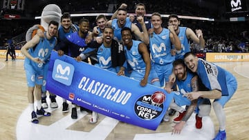 Los jugadores del Movistar Estudiantes celebran su pase a la Copa del Rey de Madrid.