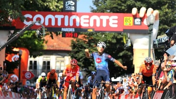 Peñuela corona en Paredes