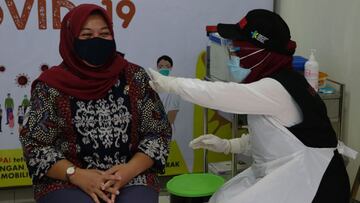 Los motivos por los que Indonesia da prioridad en la vacunaci車n a los j車venes