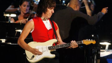 La industria de la música está de luto. Fallece el legendario guitarrista Jeff Beck a los 78 años de edad; así lo dio a conocer su familia a través de redes sociales.