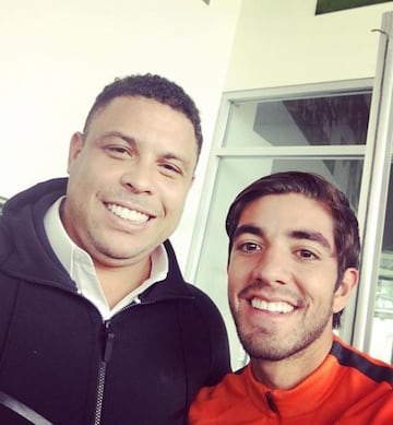 Una imagen para enmarcar: el día que Pizarro le pidió una foto al “Fenómeno” Ronaldo Nazario, leyenda viviente del fútbol brasileño y mundial.