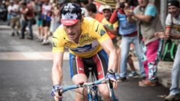 Ben Foster caracterizado como Lance Armstrong.