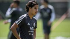 Guardado le da la bienvenida a Diego Lainez