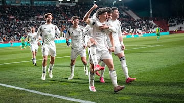 Jugadores del Albacete celebran un gol al Zaragoza en LaLiga Hypermotion.