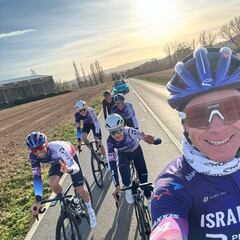 Froome ironiza sobre el polémico fichaje de Uijtdebroeks por el Visma