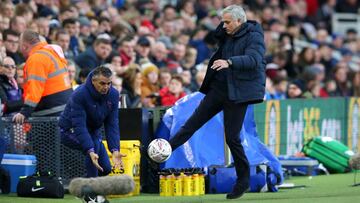 Mourinho, contra el balón de los 135€: "Es una pelota de playa"
