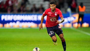 Reinildo Mandava en el partido entre el Lille y el Angers.