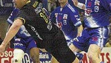 <b>RECUPERADO.</B> Uríos, del Ciudad Real, jugará ante el Ademar.