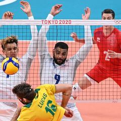 Tokyo Olympics: Why does one volleyball player have a different colour jersey?
