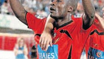 <b>CON BUEN PIEN. </b>Webó celebra un gol durante la pretemporada.