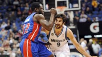 Ricky Rubio supera a Will Bynum.