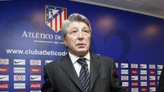 Cerezo: "No puedo decir si venderíamos a Forlán por 25 millones"