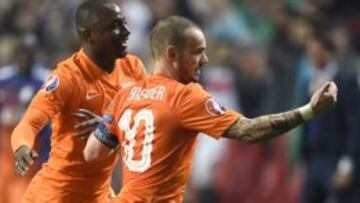 Sneijder celebra el ag&oacute;nico empate de Holanda, en un partido donde volvieron a desilusionar.
