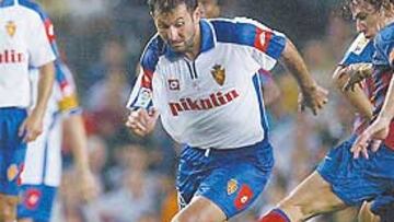 <B>MATADOR.</b> Javi Moreno es el mejor realizador nacional, junto a Pachón, con cuatro goles.