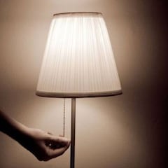 El Gobierno rebajará el IVA de la luz del 21 al 10%