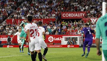 0-1. Karim Benzema marc¨® el primer gol.