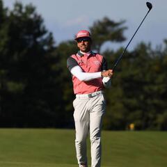 Cabrera Bello, cuarto a cinco golpes del líder Koepka