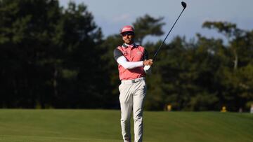 Cabrera Bello, cuarto a cinco golpes del l赤der Koepka