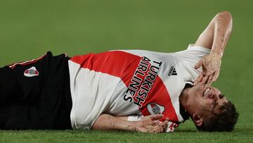 River Plate's forward Julian Alvarez gestures in pain during their Argentine Professional Football League match against Racing Club at El Monumental stadium in Buenos Aires, on February 27, 2022. (Photo by ALEJANDRO PAGNI / AFP)