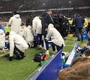 El banquillo del Chelsea vivió los penaltis en cuclillas para que los aficionados pudiesen ver