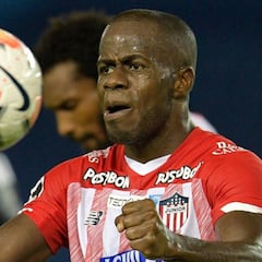 Con triplete de Carmelo, Junior golea y sigue vivo en Copa