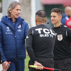 “Ricardo Gareca no llegó porque estaba comiendo en algún restaurante...”