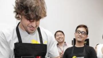 <b>PROTAGONISTA. </b>Fernando Alonso, en un acto promocional que tuvo lugar ayer en Singapur.