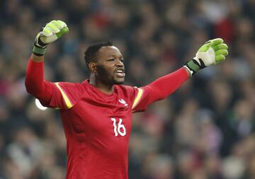 Pese a no ser titular, Mandanda suele ser habitual en las convocatorias con la Selección francesa.  