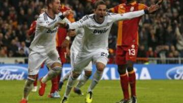 Higua&iacute;n celebr&oacute; as&iacute; el tercer gol del Madrid.