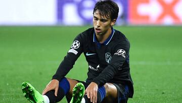 Jo?o F¨¦lix, tras recibir una falta en el Leverkusen-Atl¨¦tico de Champions.