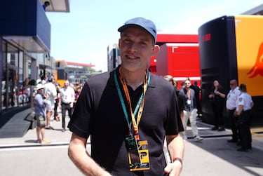 El seleccionador de Inglaterra,  Thomas Tuchel en el paddock antes de la carrera.