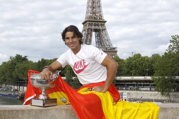 Rafa Nadal venció al serbio Novak Djokovic por 6-4, 6-3, 2-6 y 7-5  y consiguió su séptimo Roland Garros