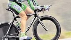 Alberto Martínez gana la crono y Basso, la carrera