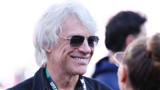 Star-studded Super Bowl crowd: The famous faces in attendance at Super Bowl LX