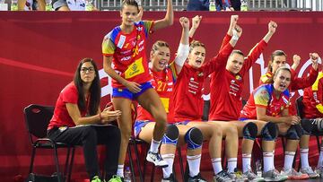España celebra un gol.