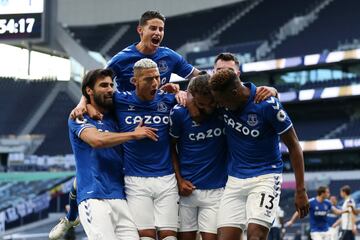 El equipo de Carlo Ancelotti ganó por 0-1 en el debut de la Premier League 2020/2021. James debutó, jugó 91 minutos y tuvo un gran papel. Yerry Mina fue el jefe de la defensa. Calvert Lewin marcó el gol del triunfo.