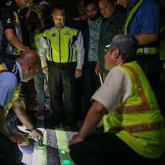 Reemplazan farolas por carreteras que brillan en la oscuridad hasta que ocurre un problema: “Eso es lo que causa los accidentes”