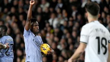 Real Madrid's Brazilian forward #07 Vinicius Junior celebrates scoring his team's first goal during the Spanish league football match between Valencia CF and Real Madrid at the Mestalla stadium in Valencia on March 2, 2024 (Photo by Jose Jordan / AFP)