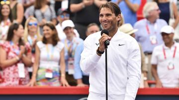 Rafa Nadal habla ante el público de Montreal tras ganar a Daniil Medvedev en la final de la Rogers Cup, en el Masters 1.000 de Canadá.