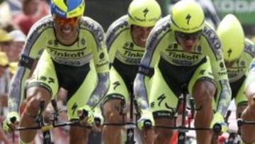 Alberto Contador y el resto del Tinkoff en pleno esfuerzo.