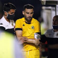 Benja abandona el Pepico Amat en ambulancia por una lesión en el hombro