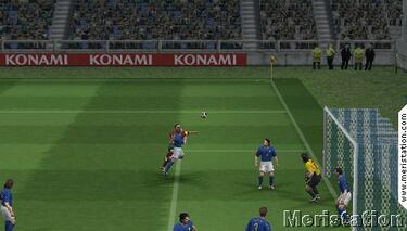 PES 5 PSP en otoño en Europa